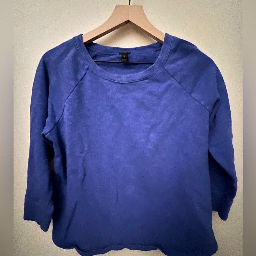 Blue 3/4 sleeve LOFT sweat shirt.